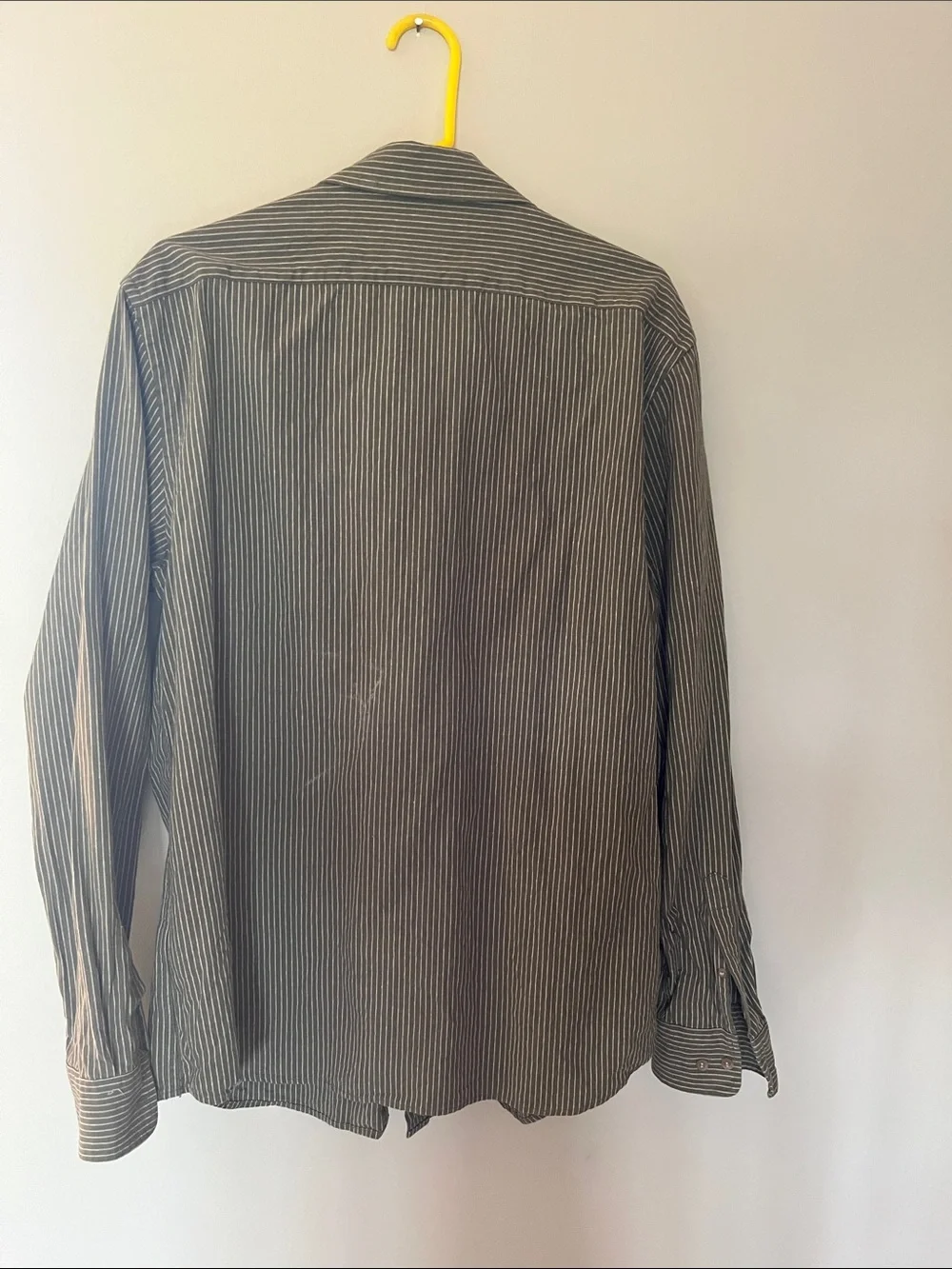 Banana Republic Men's Black and White Pinstripe Button-Down Shirt